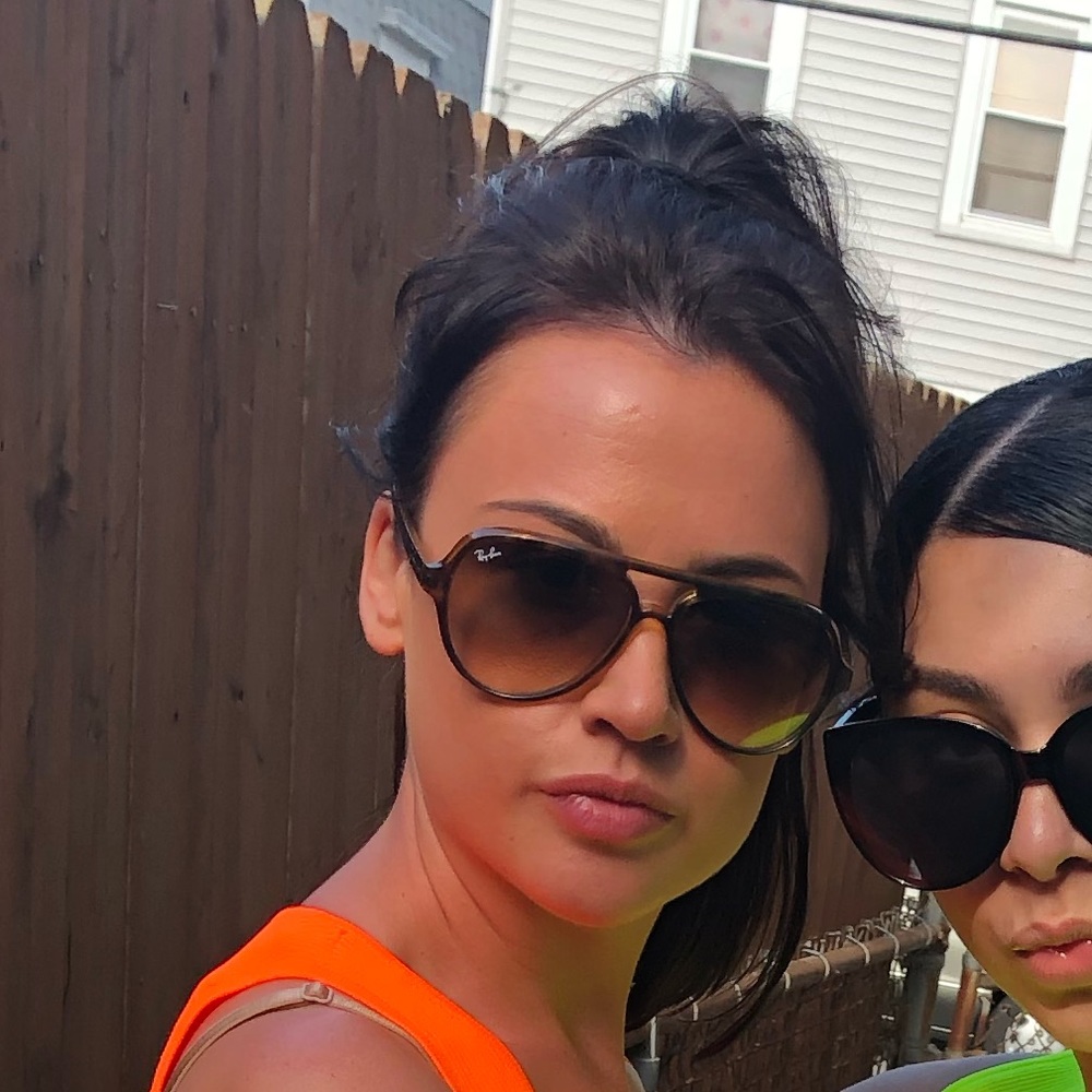 Meet your Posher, Brooke